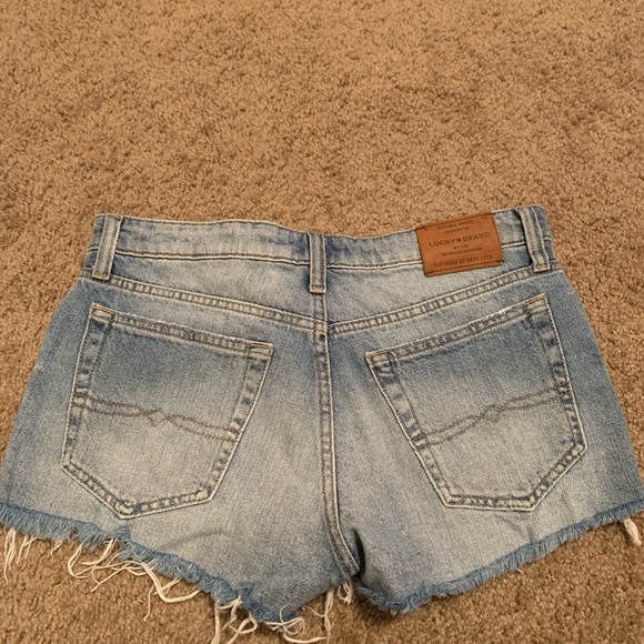 Lucky Brand Shorts - Picture 3 of 4